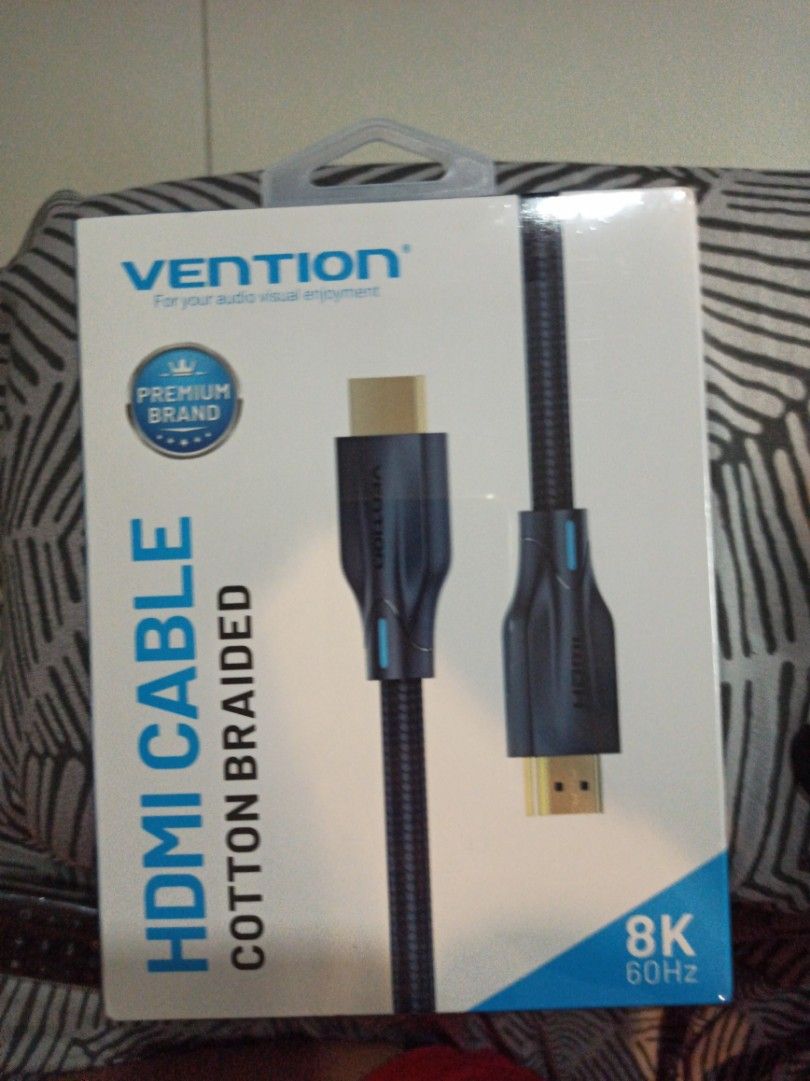HDMI cable (Category: Other Accessories) located in Singapore. Submitted by blessed (Listing ID 1239654841, Image 1). Description: brand new in sealed box..