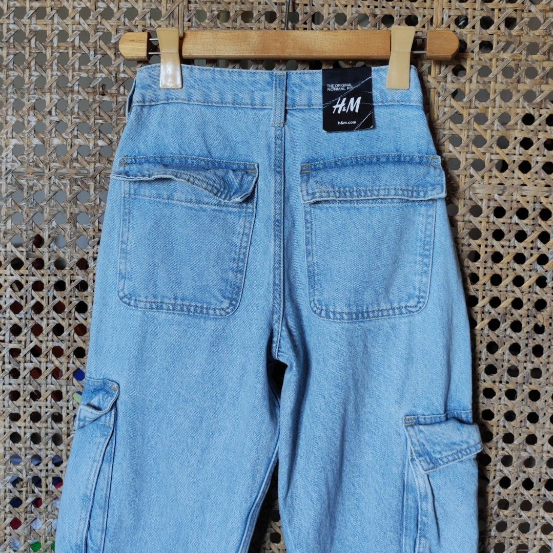 H&M DIVIDED CARGO PANTS on Carousell