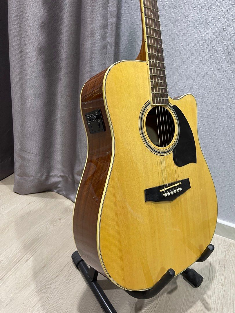 Ibanez acoustic guitar, Hobbies & Toys, Music & Media, Musical