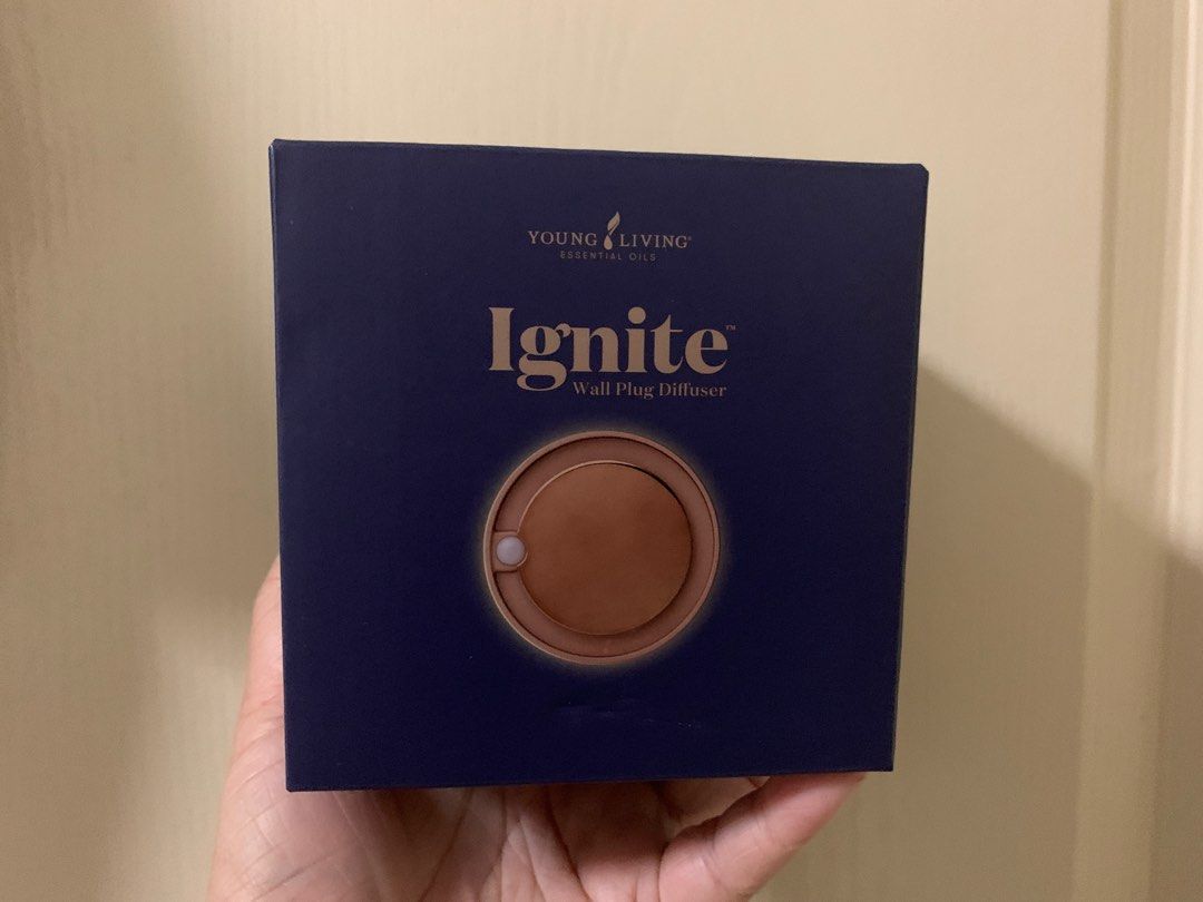 Ignite wall plug diffuser (Category: Home Fragrance) located in Singapore. Submitted by ninny1125 (Listing ID 1239706362, Image 1). Description: Cover distance 3-5 meter with light censor.