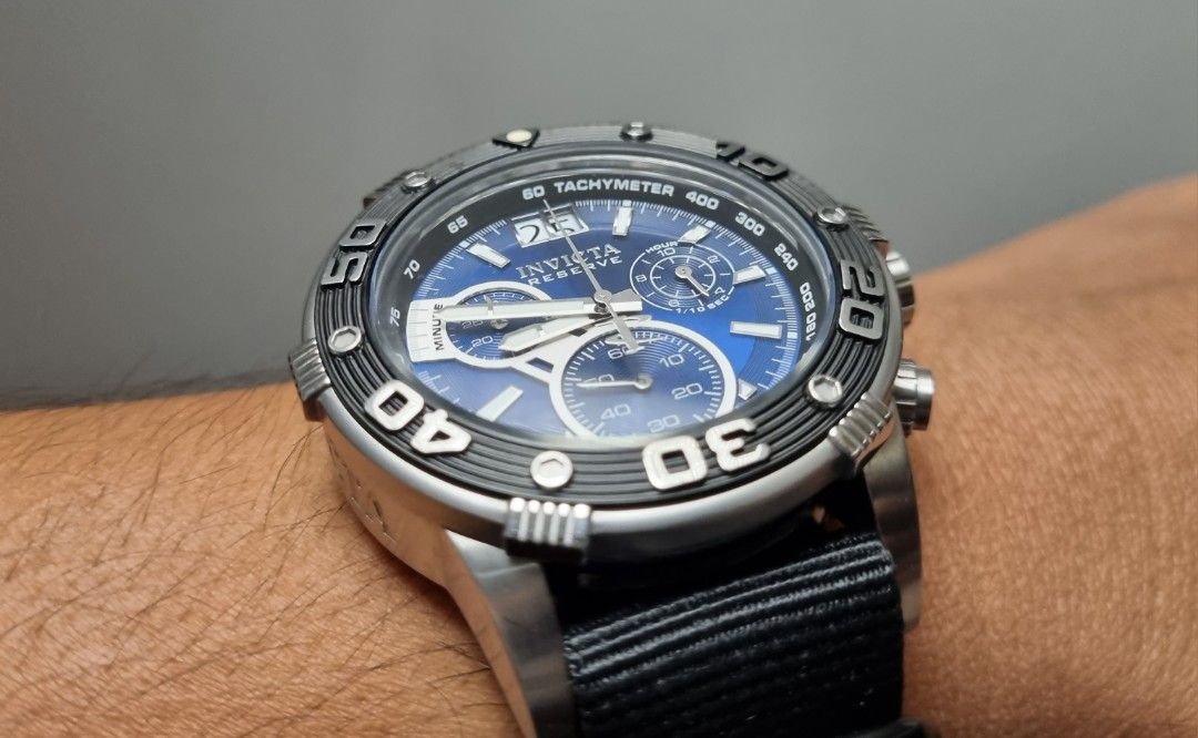 Invicta top tachymeter 400