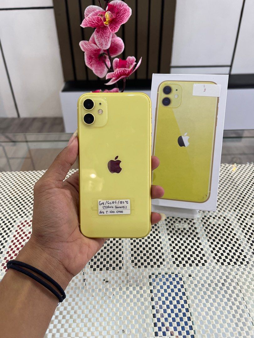 Iphone 11 64Gb Yellow Fullset Mulus All Operator, Telepon Seluler