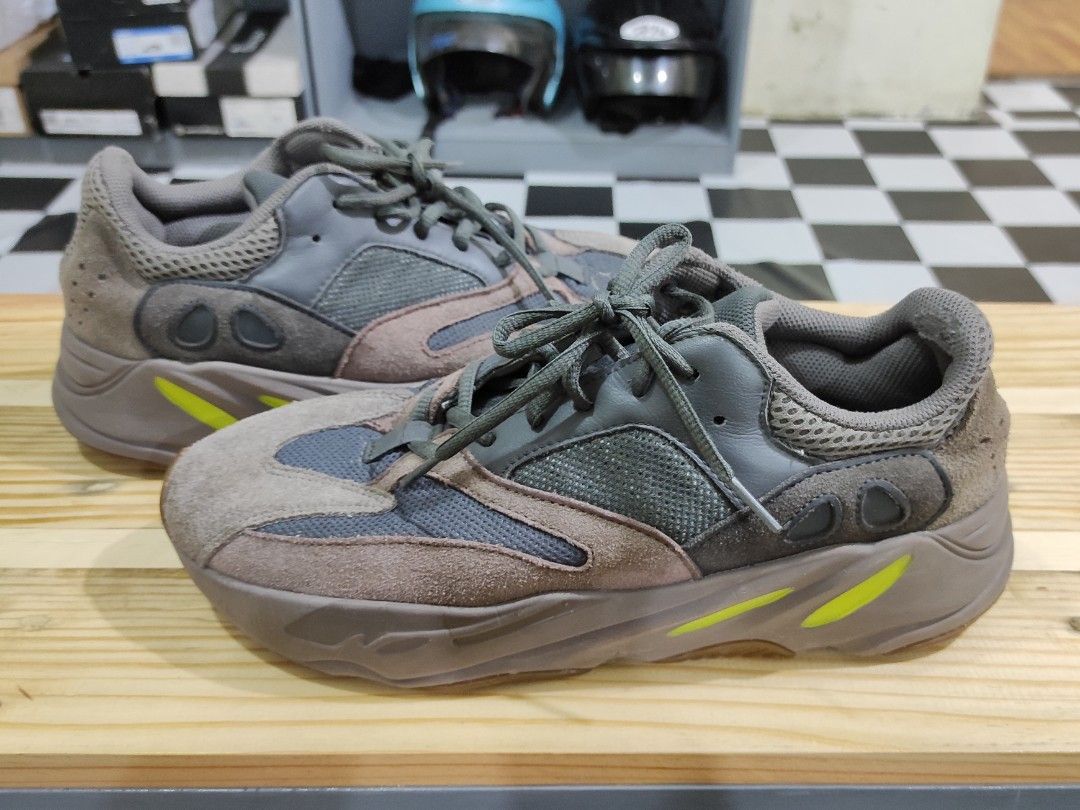 Yeezy 700 shop mauve hoodie