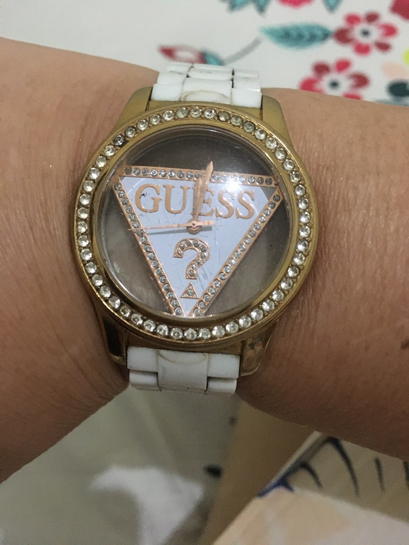 Jam Tangan Guess on Carousell