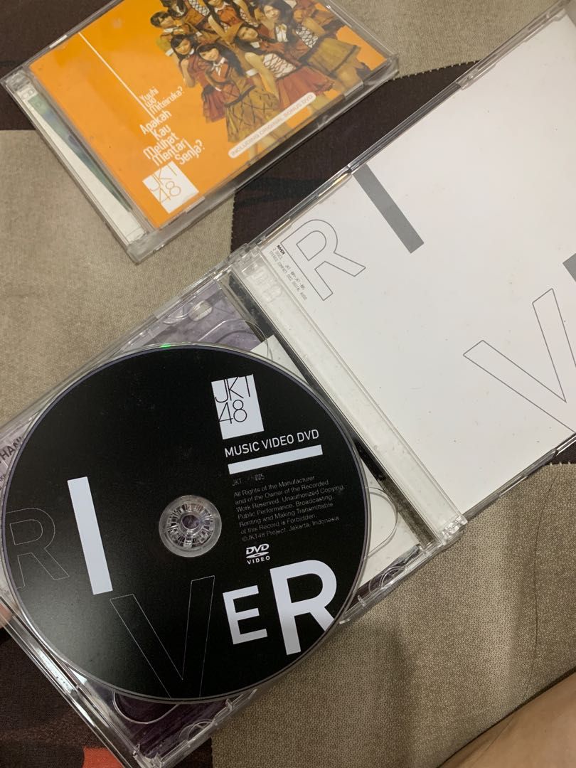 JKT48 CD + DVD “RIVER”