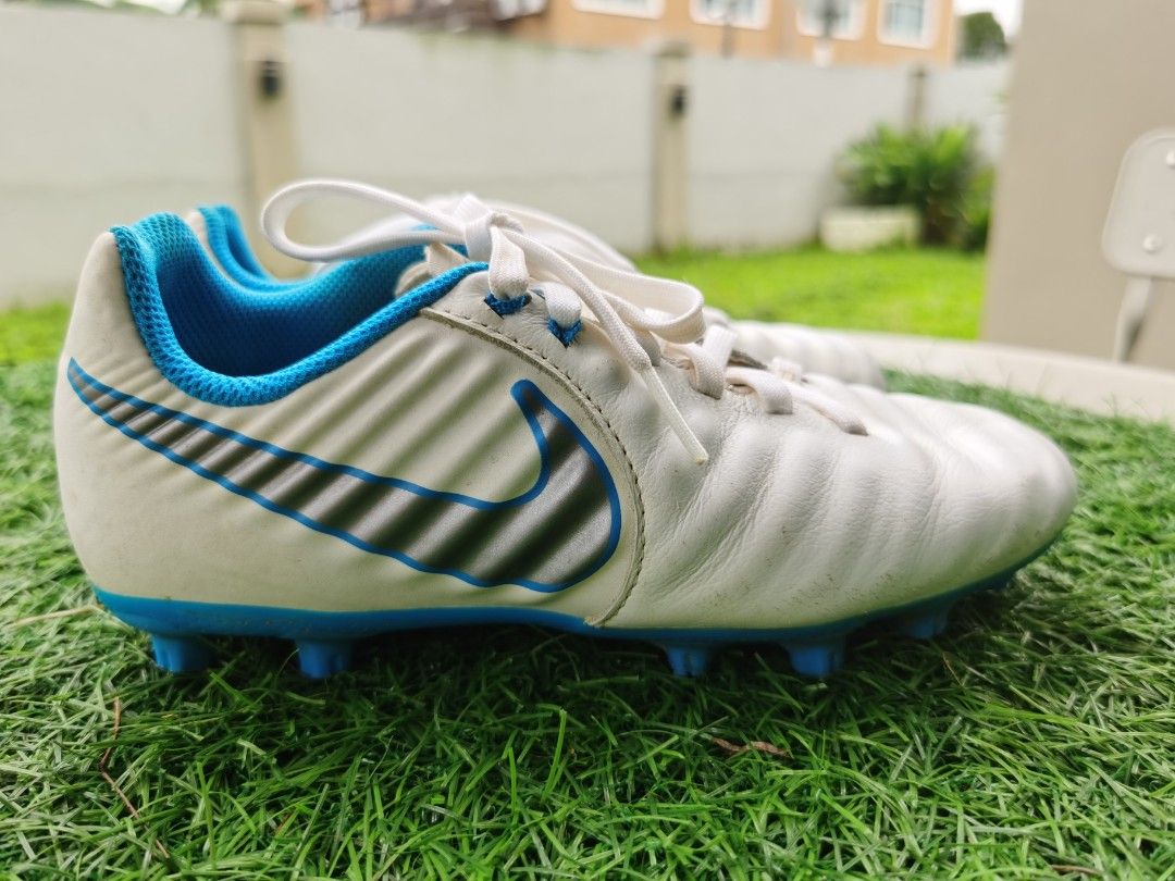 Kasut bola nike original new arrivals