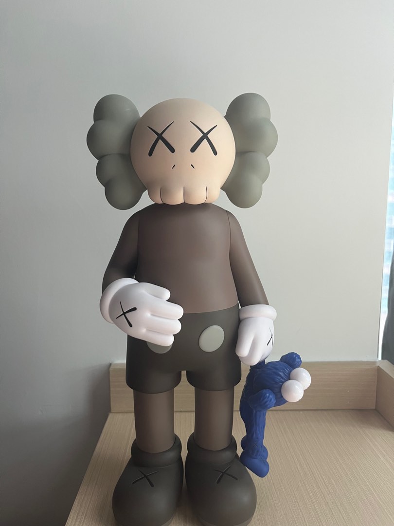 Kaws share, 興趣及遊戲, 玩具& 遊戲類- Carousell