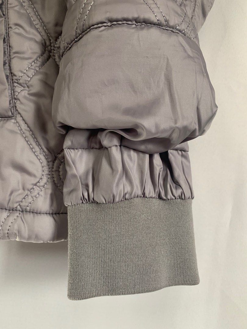 Lacoste Quiilted Fleece Jacket (Category: Coats, Jackets and Outerwear) located in Baguio. Submitted by THRIFThingWars (Listing ID 1239631249, Image 3). Description: Width (pit to pit)- 23" Length- 25".
