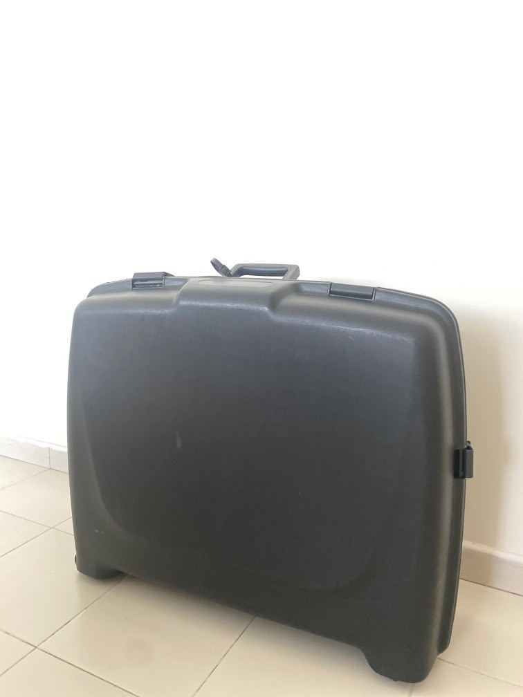 Lojel hard case luggage, Hobbies & Toys, Travel, Luggage on Carousell