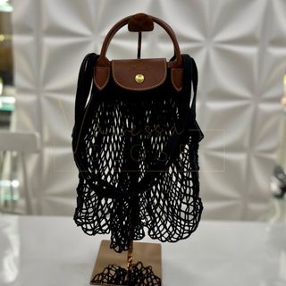 (Category: ) located in . Submitted by Vanessacloset_VLuxe (Listing ID 1239663277, Image 1). Description: .