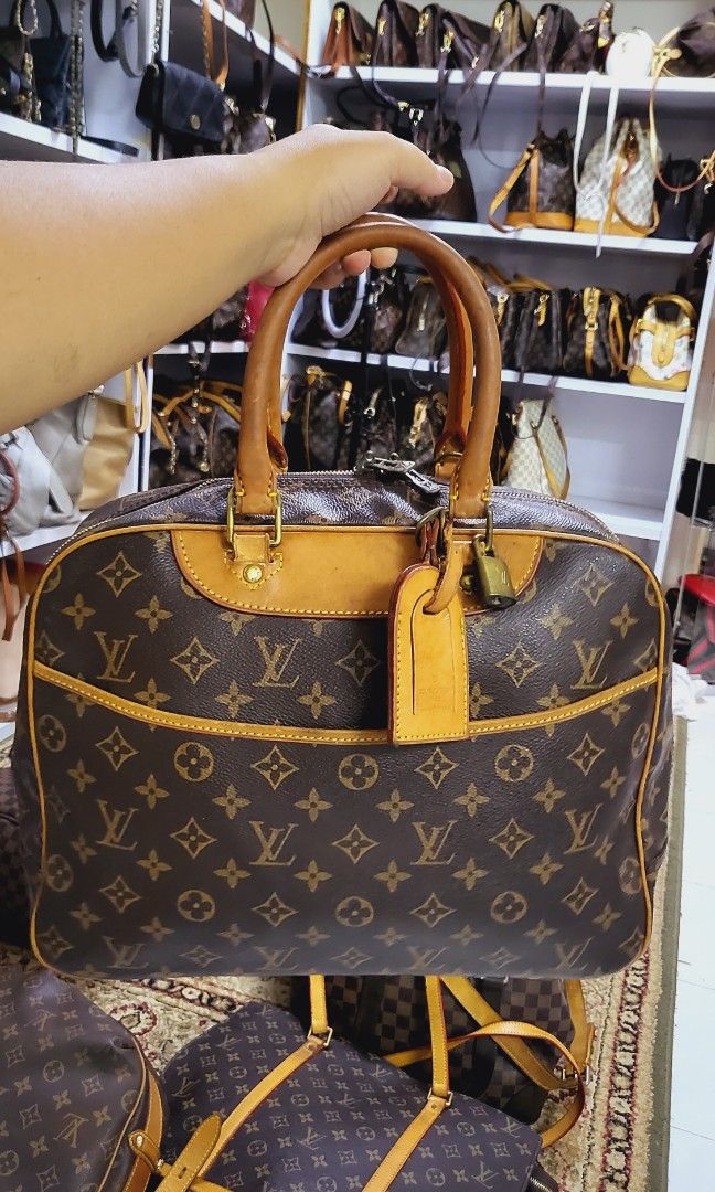 Louis Vuitton LV Deauville, Luxury, Bags & Wallets on Carousell