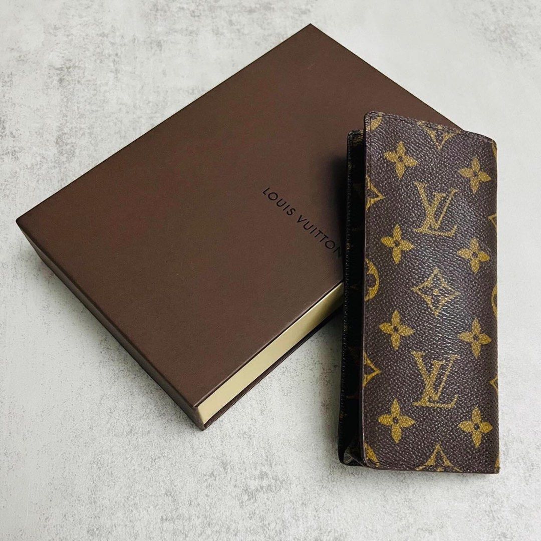 Louis Vuitton Glasses Case Monogram (Category: Luxury Bags & Wallets) located in Manila. Submitted by bagislifeshop (Listing ID 1239657061, Image 2). Description: ON HAND IN PH🇵🇭 100% Authentic Louis Vuitton Glasses Case Monogram Condition: 9/10 Comes with Box .
