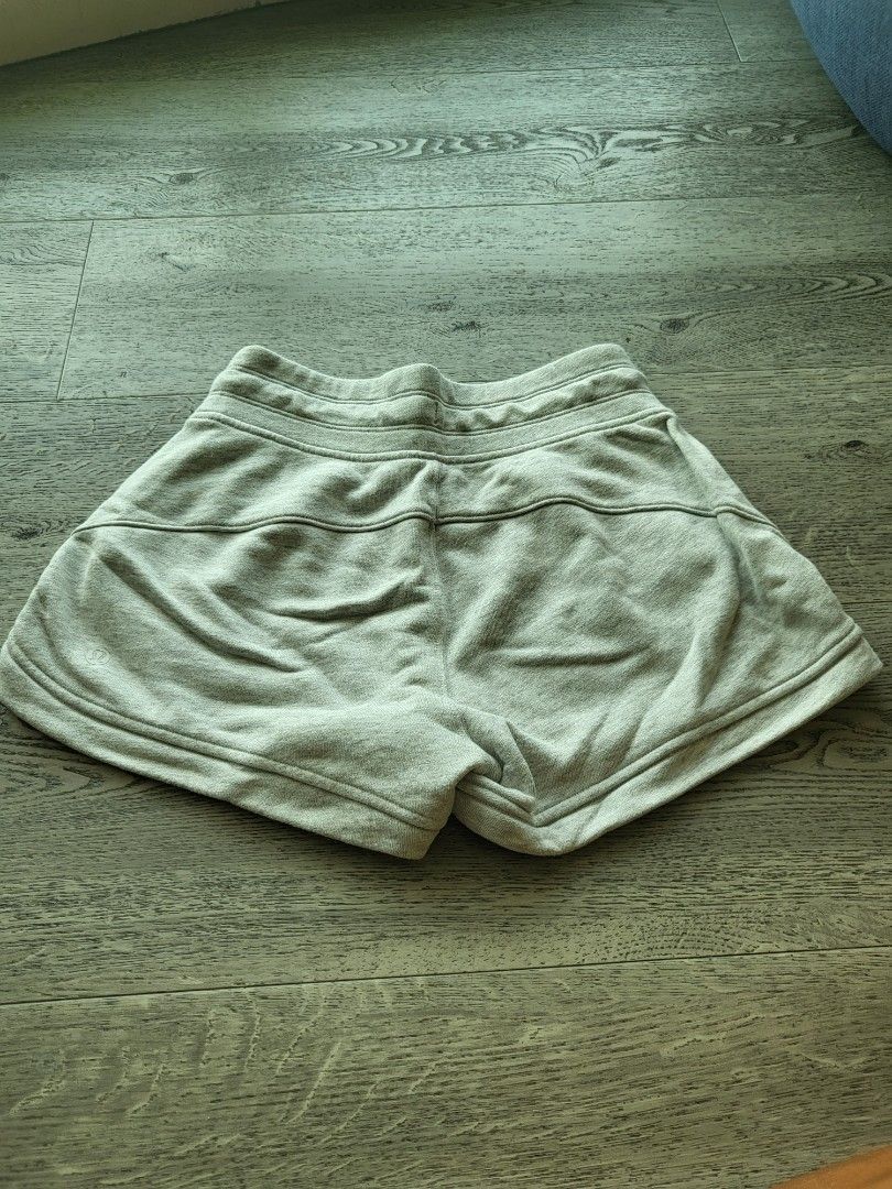 Size 2 Lululemon shorts Women s Fashion Bottoms Shorts on Carousell