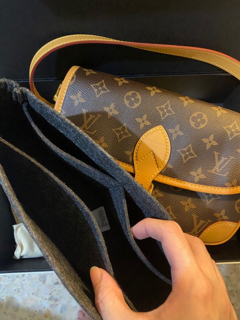 LV Diane black leather, Women's Fashion, Bags & Wallets, Shoulder Bags on  Carousell