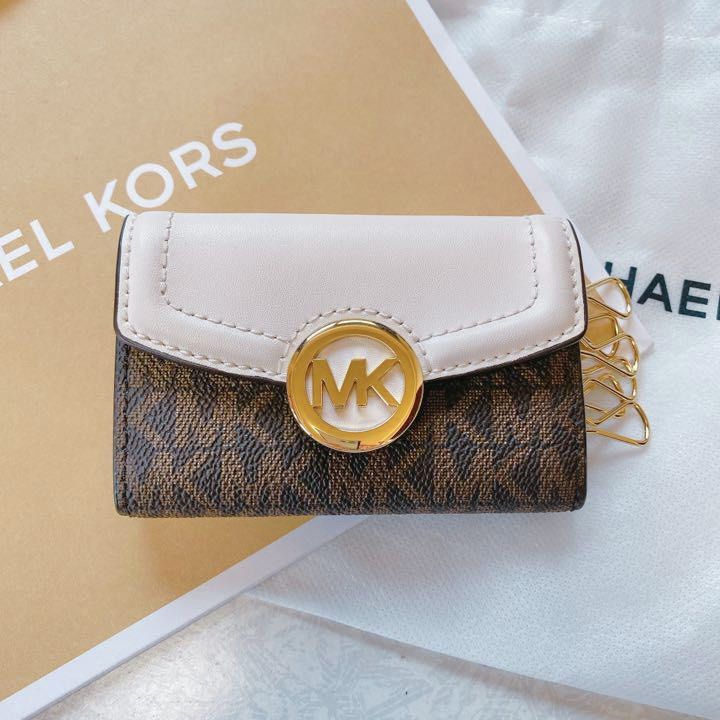 Michael kors on sale key holder