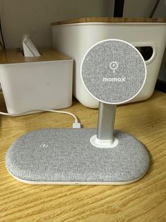 Momax q. Mag 15w dual magnetic wireless charger