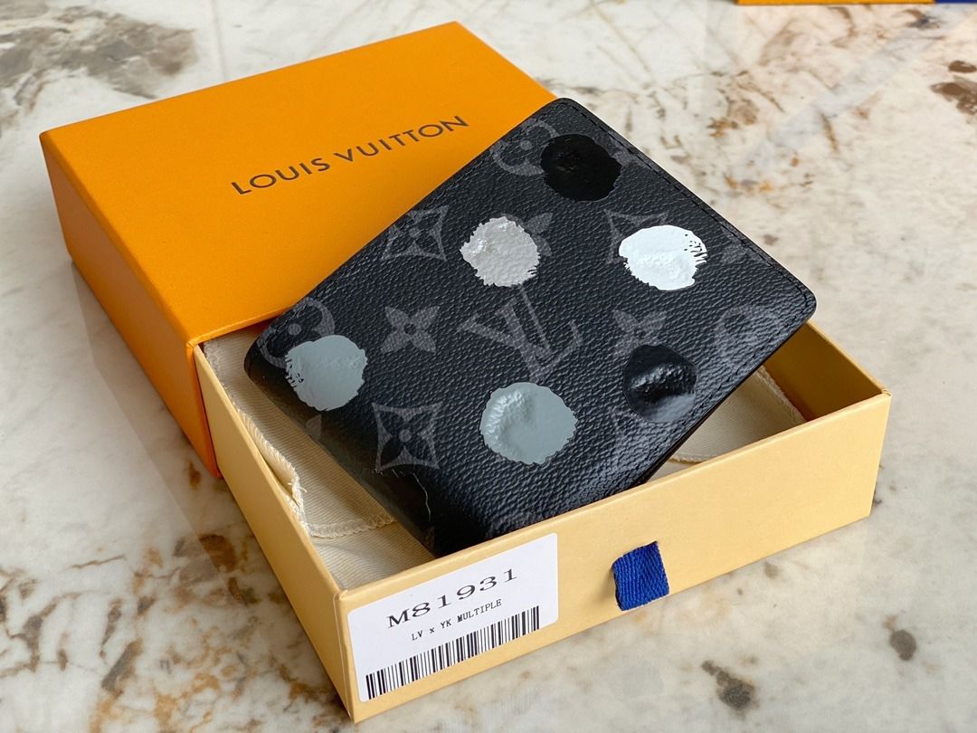 LOUIS VUITTON M67429 MULTIPLE WALLET GALAXY, Men's Fashion, Watches &  Accessories, Wallets & Card Holders on Carousell