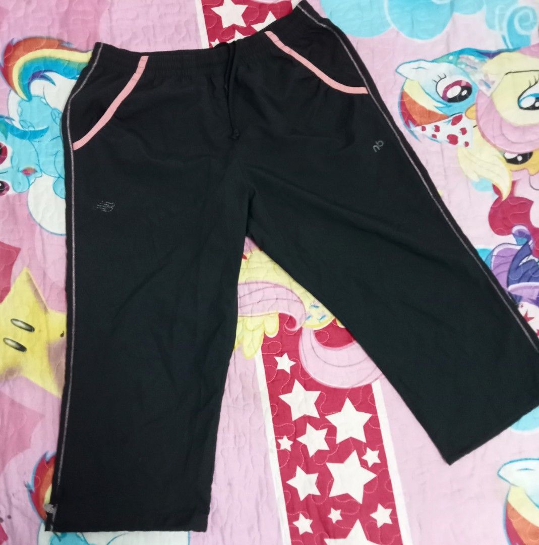 NEW BALANCE WOMEN S SHORT QUARTER TRACK PANT Women s Fashion
