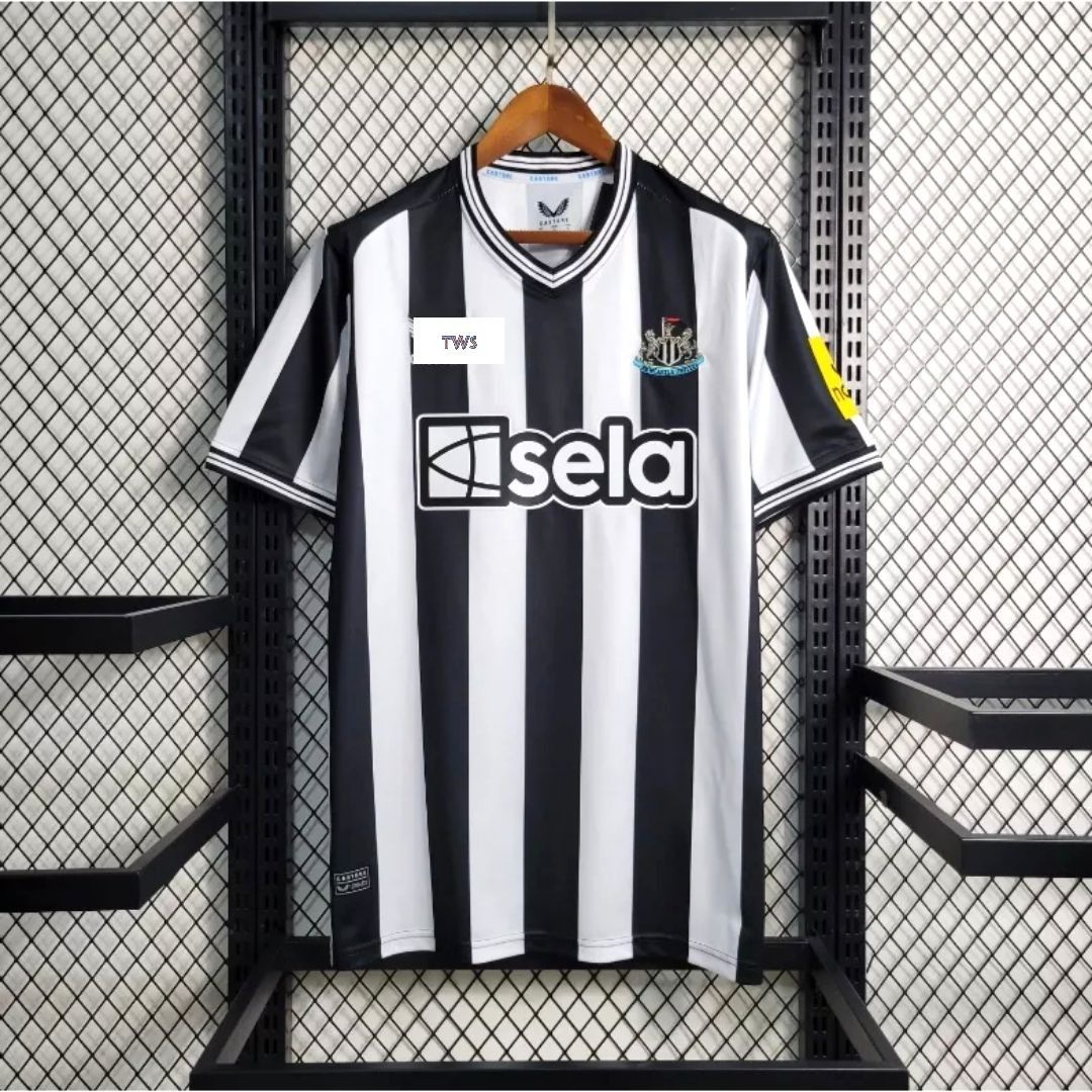 Newcastle united childrens kit top