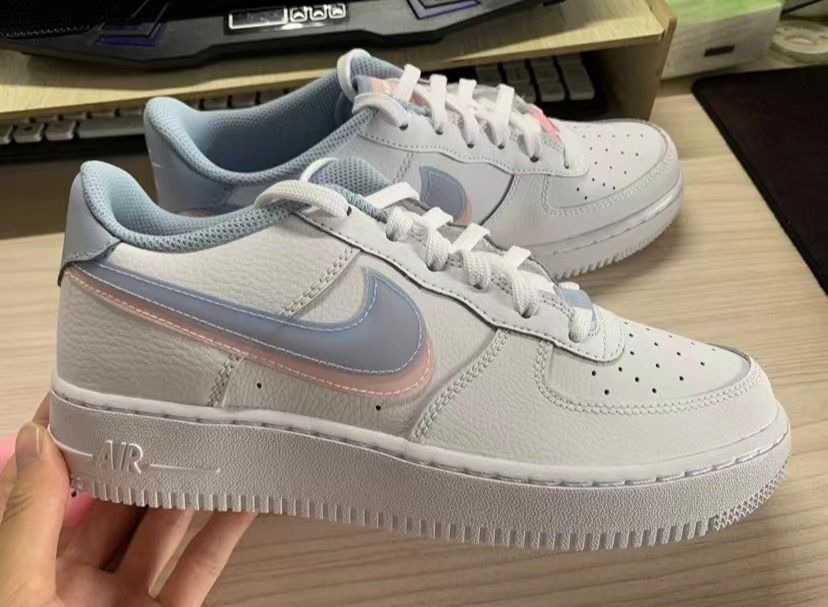 🎁Nike Air Force 1 Low Double Swoosh 雙鈎低幫板鞋GS 白藍粉, 女裝