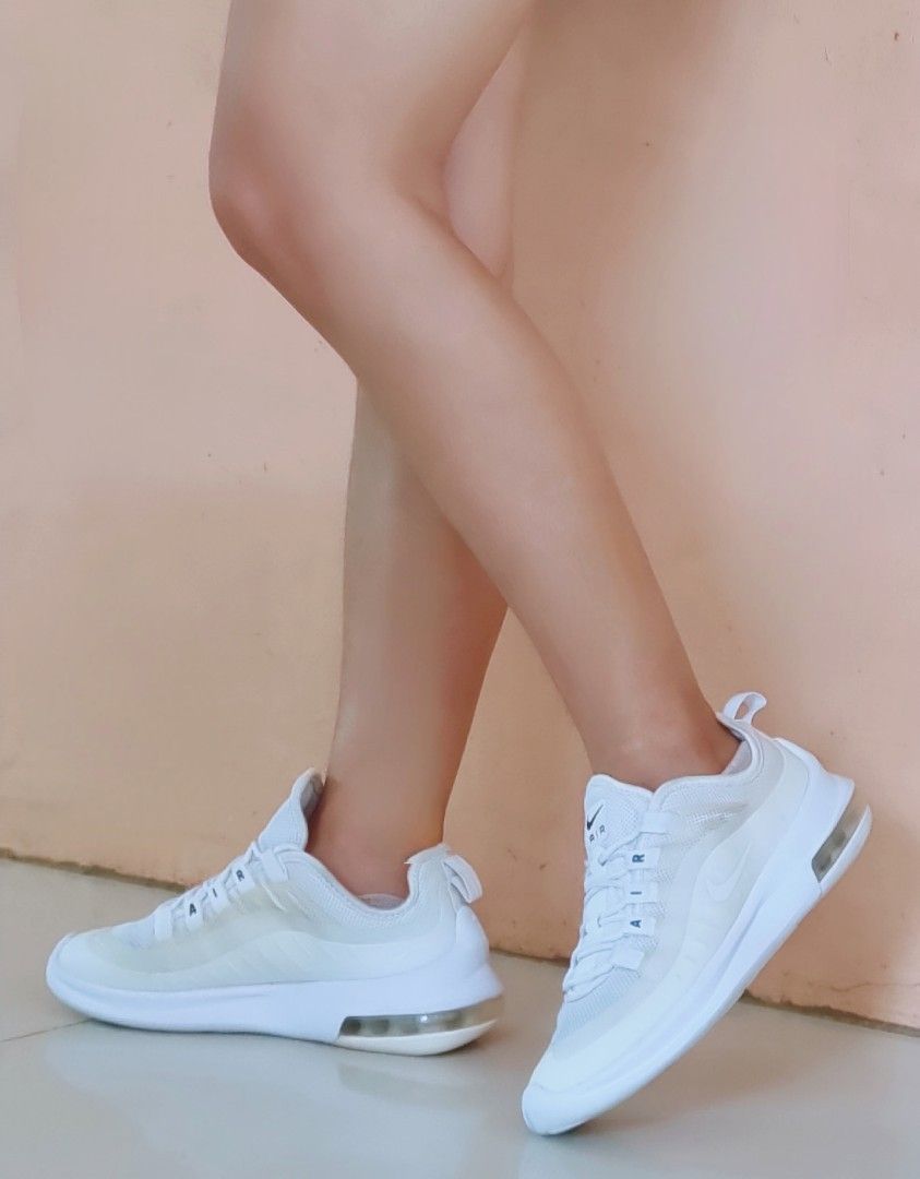 Nike Airmax Axis Women s 7.5