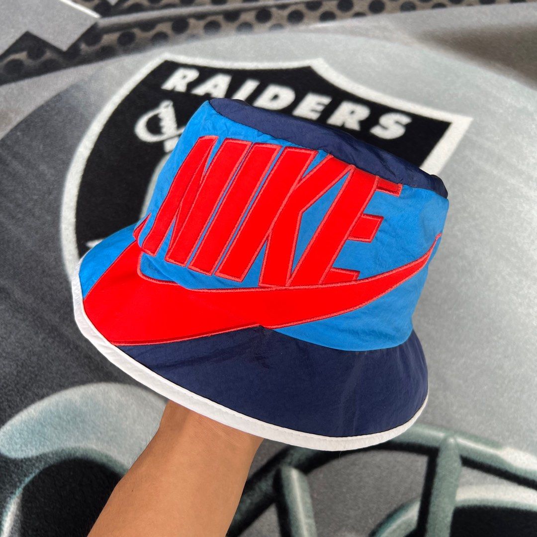 NIKE BUCKET HAT, Men's Fashion, Watches & Accessories, Caps & Hats on