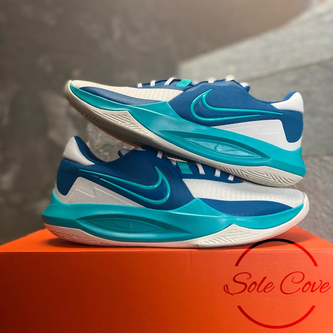 nike clear bottom