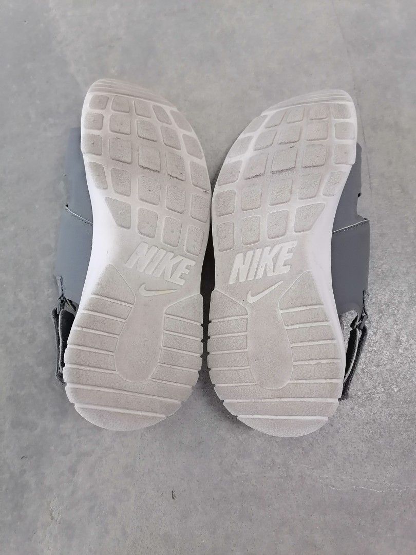 grey tanjun nike sandals