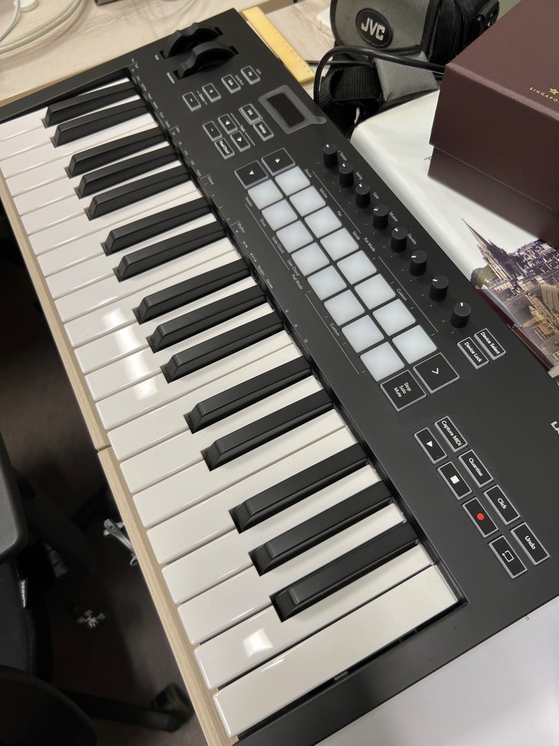 Novation Launchkey 37 MIDI keyboard controller, Hobbies & Toys, Music