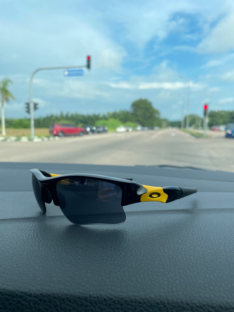 Oakley Performance Sunglasses Outlet price | Stylottica