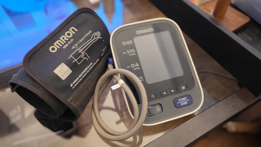 Band with bp monitor top