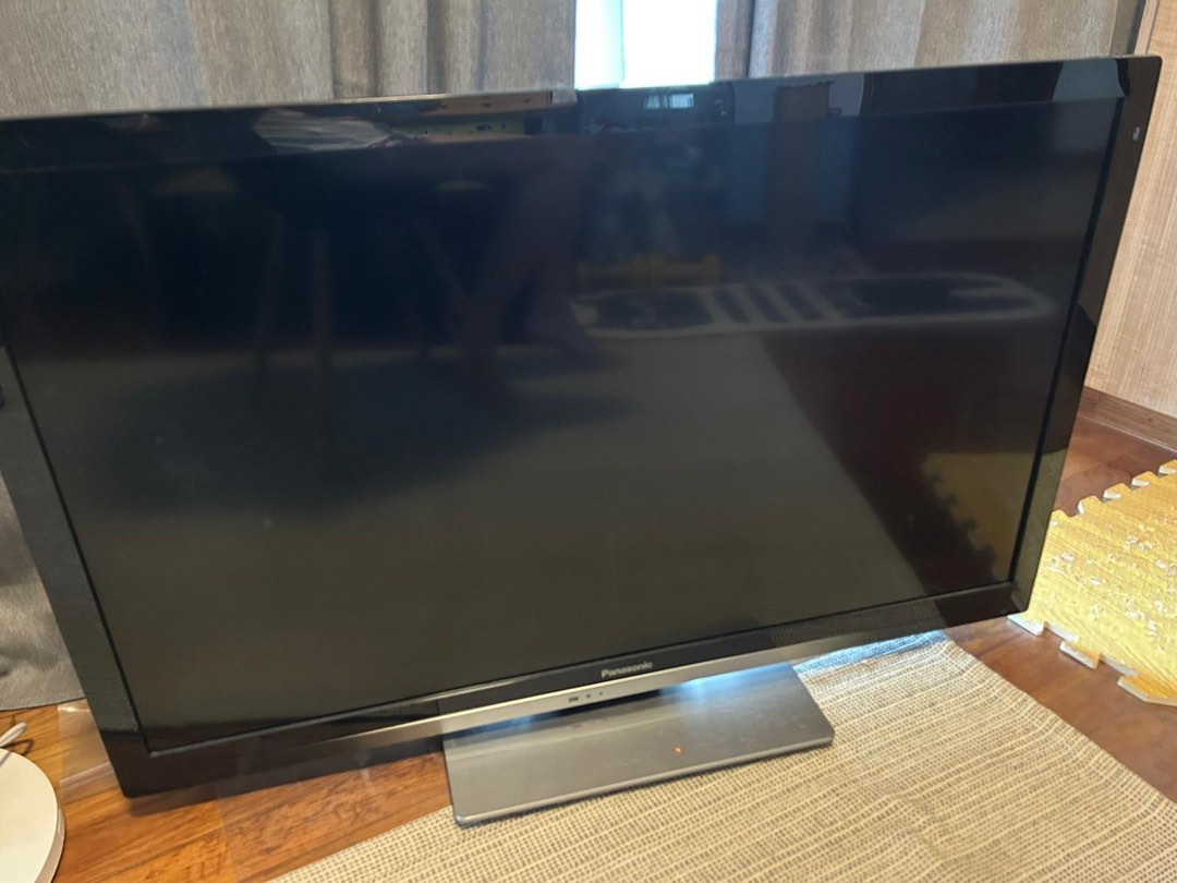 Panasonic LED HDTV 42 inch, TV & Home Appliances, TV & Entertainment