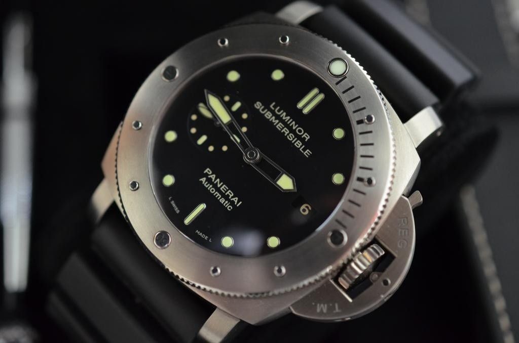 Panerai 305 (Category: Luxury Watches) located in Mandaluyong City. Submitted by 88nac (Listing ID 1239550541, Image 1). Description: Slightly Nego Panerai 305 Submersible Full set 9.5/10 Foreign AD - 2014 47mm Additional photos can be requested Pm for inquries.