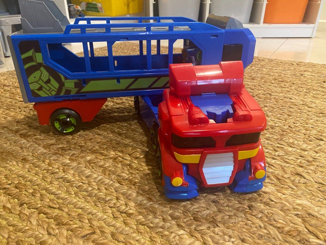Playskool Heroes Transformers Rescue Bots Flip Racers Optimus Prime Race Track Trailer