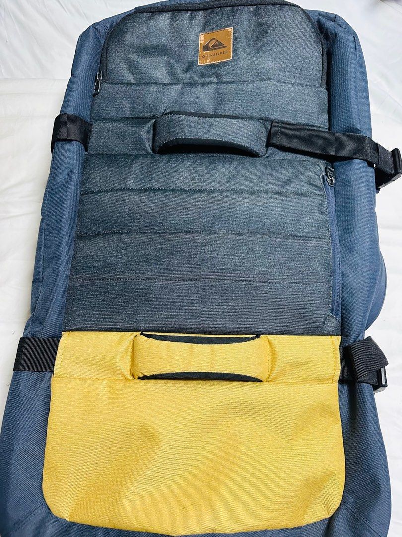 Quiksilver new reach luggage store