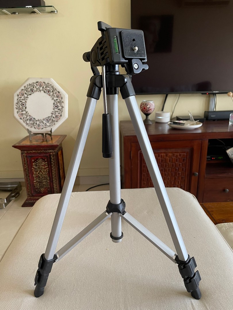 Rarely used tripod, Photography, Photography Accessories, Tripods & Monopods on Carousell