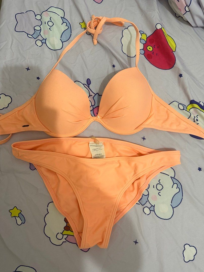 RipCurl Bikini (Category: Bikinis & Swimsuits) located in Makati City. Submitted by xjampx (Listing ID 1239697547, Image 1). Description: Top- best for 34C/36B Bottom - Small-Medium See 2nd image for flaw Delivery: Mnl - Grab/Lalamove Other Areas - LBC.