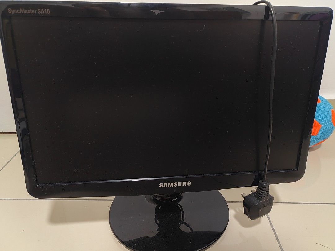 Samsung 19 inch monitor S19A10N, Computers & Tech, Desktops on Carousell
