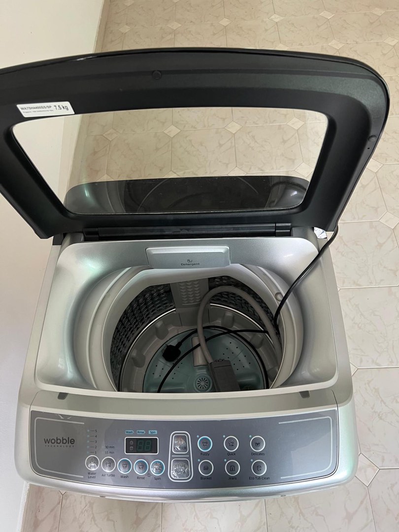 Samsung Wobble washing machine, TV & Home Appliances, Washing Machines