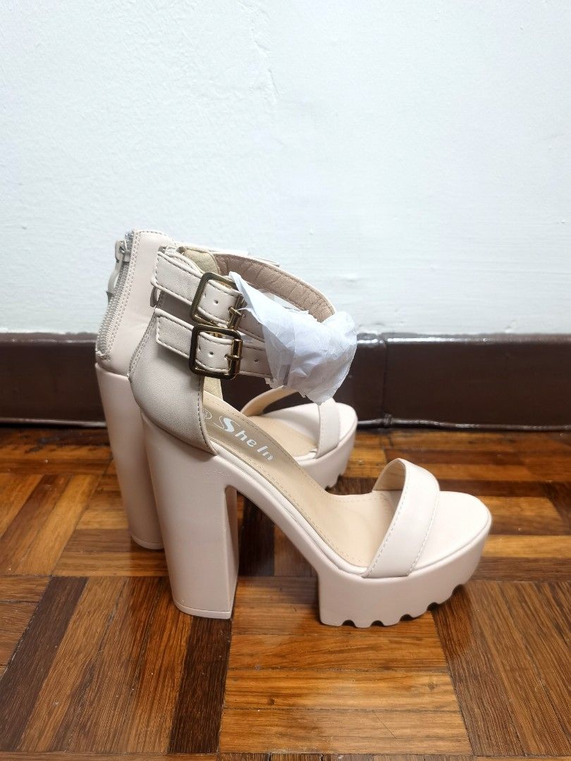 Heeled sandals size 5 2025