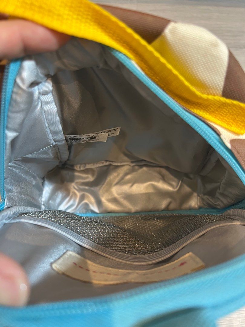 Skip Hop Giraffe Lunch Bag (Category: Other Babies Going Out Needs) located in Quezon City. Submitted by andyescud828 (Listing ID 1239697080, Image 2). Description: .