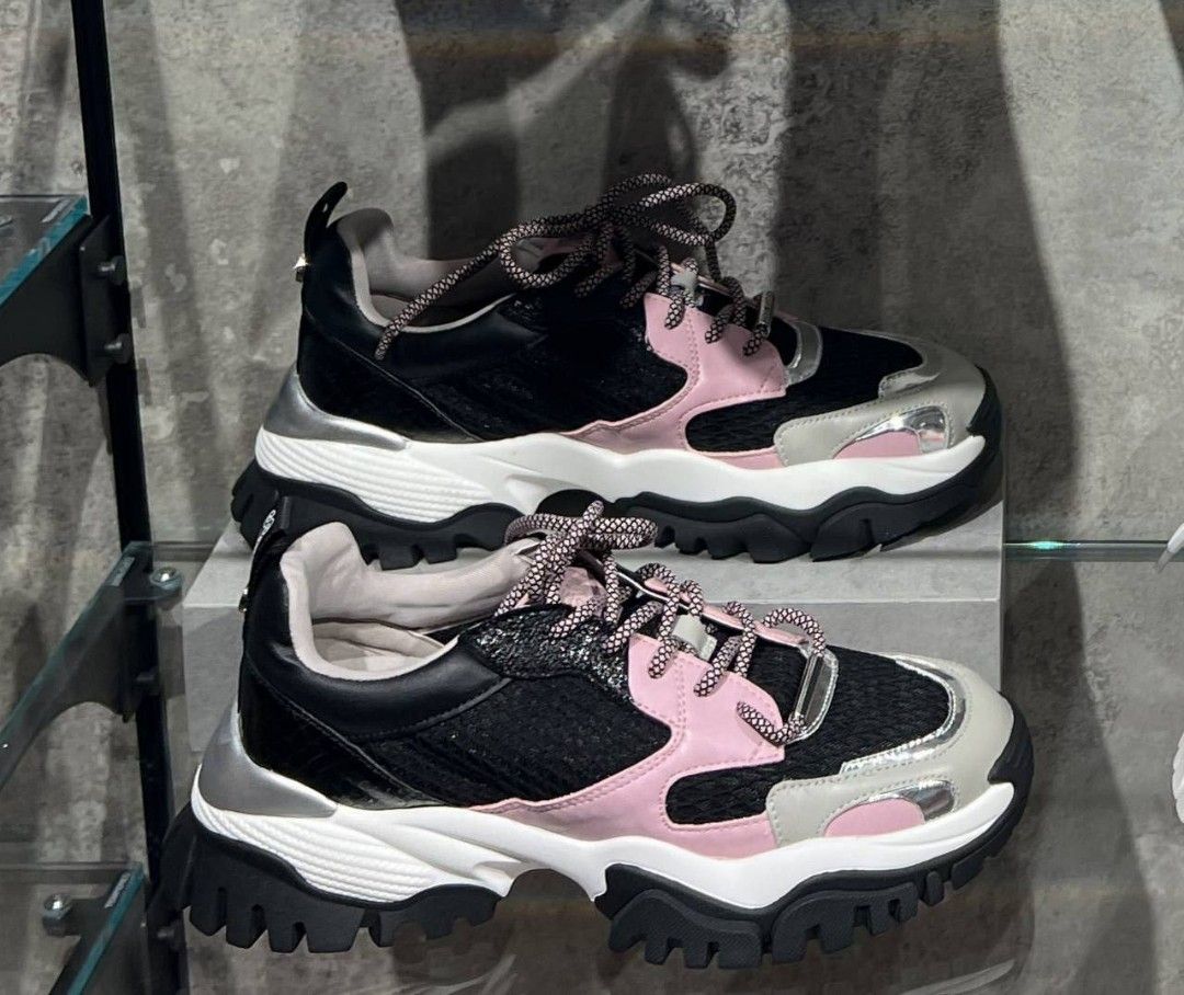Steve madden that hotsell look like balenciaga