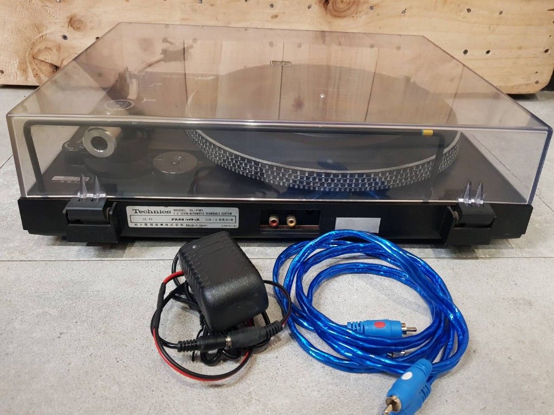 Technics SLFM1 turntable with built in phono preamp, Audio, Other