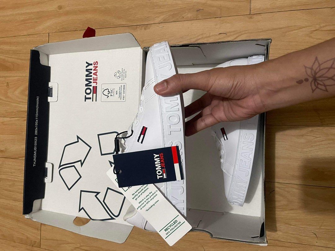 Tommy Hilfiger white sneakers