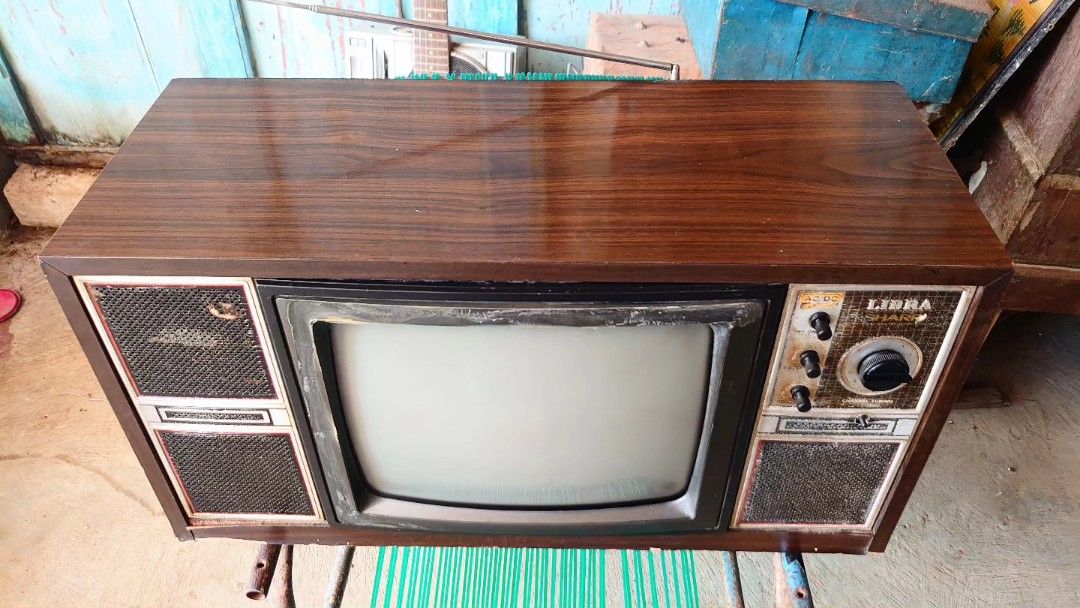 tv jadul sharp libra on Carousell