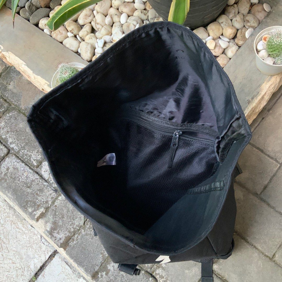 UNDER ARMOUR UA STORM ROLL TRANCE SACKPACK ROLLTOP BACKPACK on Carousell