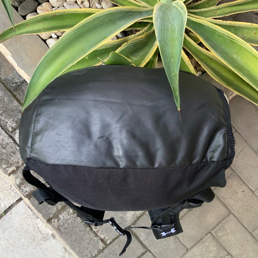 UNDER ARMOUR UA STORM ROLL TRANCE SACKPACK ROLLTOP BACKPACK on Carousell