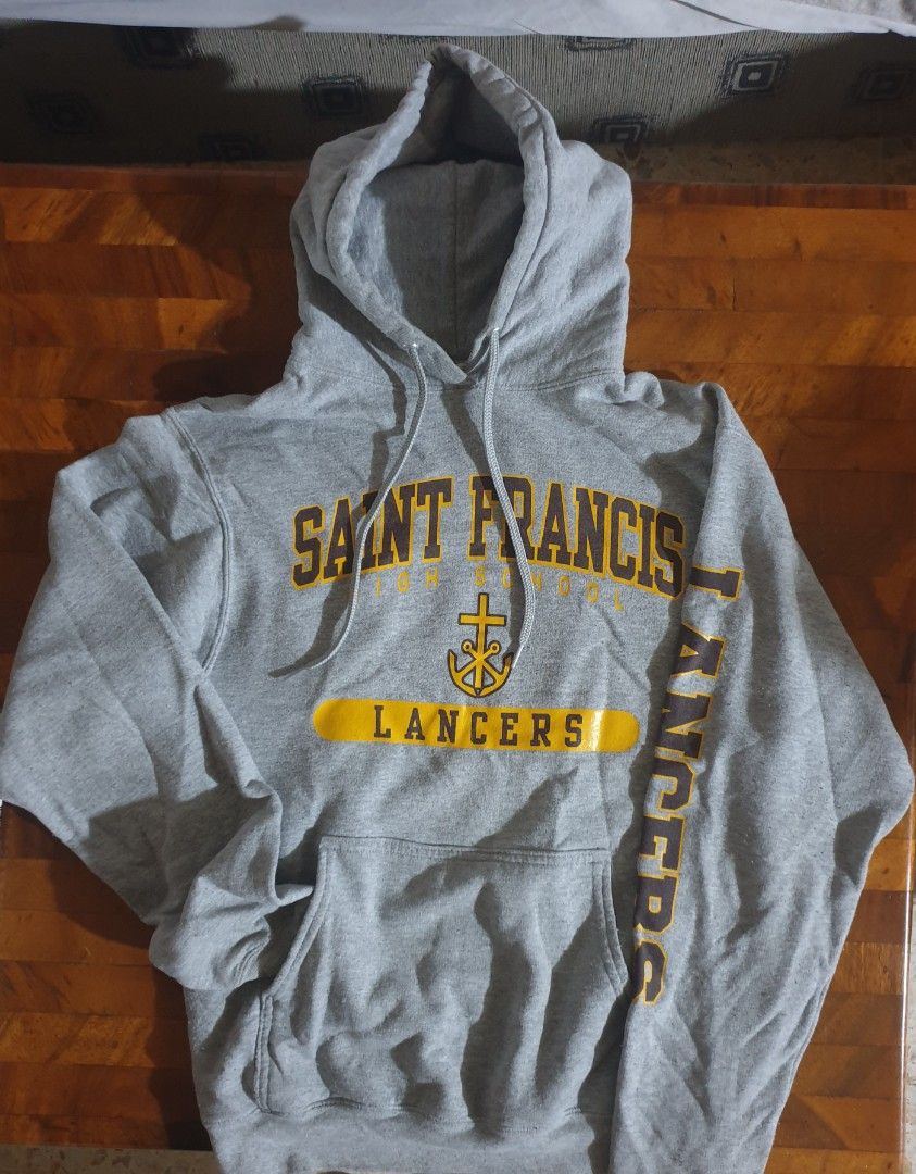 Unisex Gray Hoodie (Category: Coats, Jackets and Outerwear) located in Paranaque City. Submitted by MLandCobyApple (Listing ID 1239537686, Image 1). Description: Bought in USA Unisex.