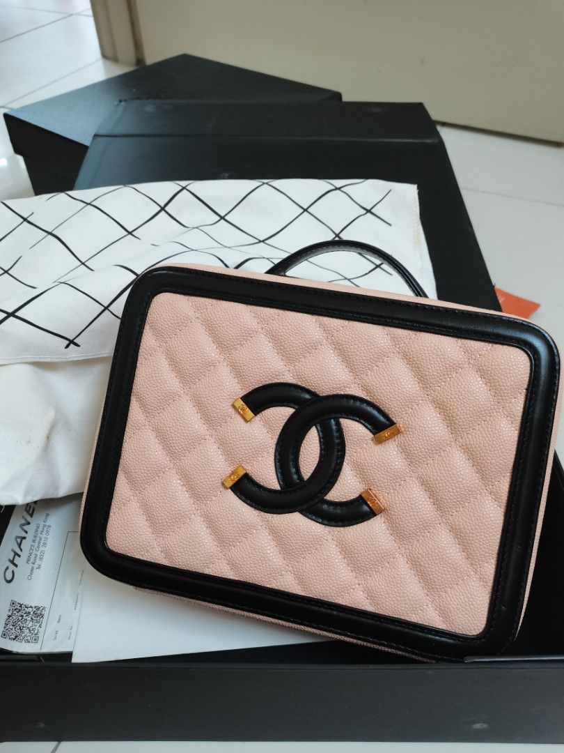 CHANEL Caviar Quilted Small CC Filigree Vanity Case Coral 224372