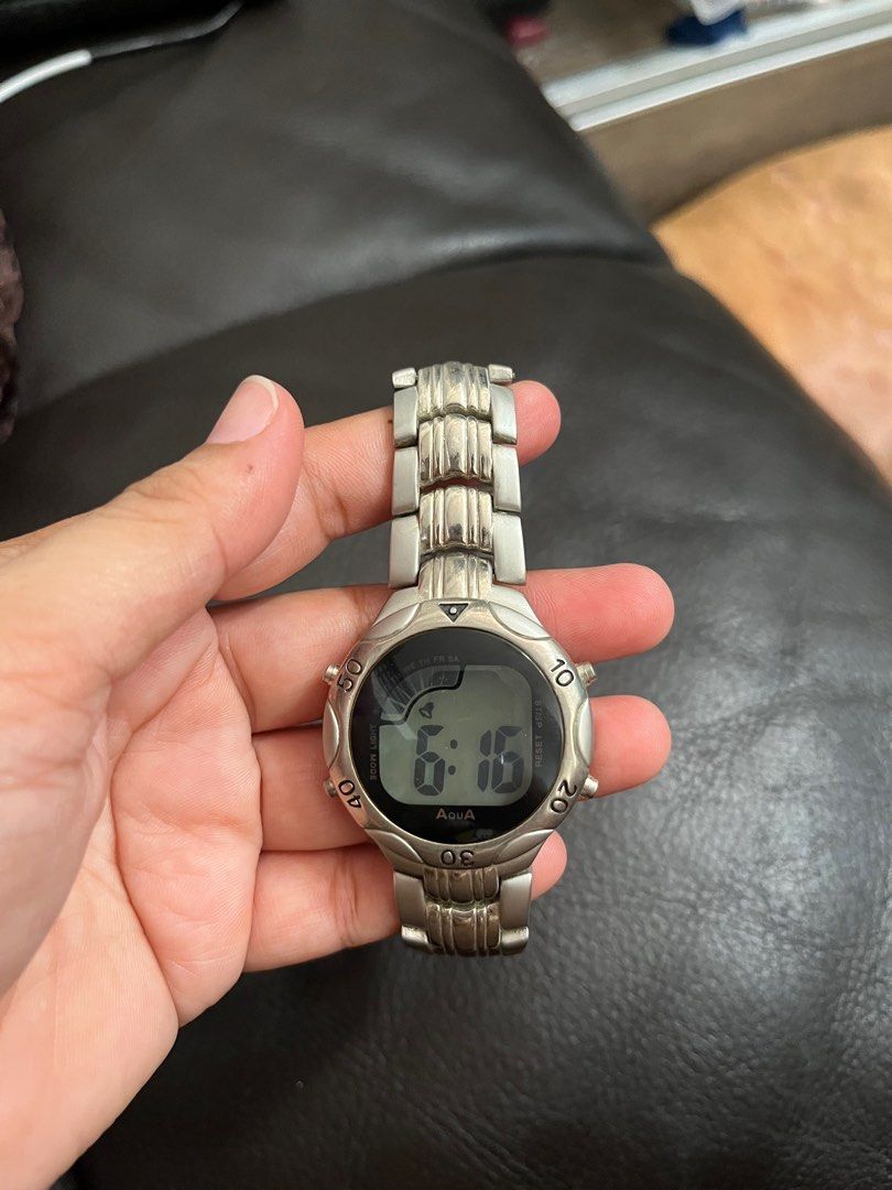 Aqua watch digital store
